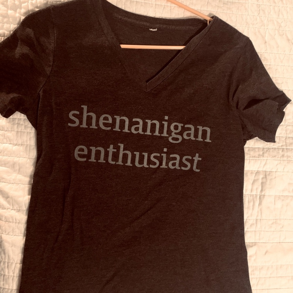 Shenanigan Top Vneck dark grey small